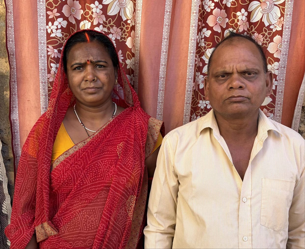 Father wanders for 12 years in search of his son; finds no information anywhere.