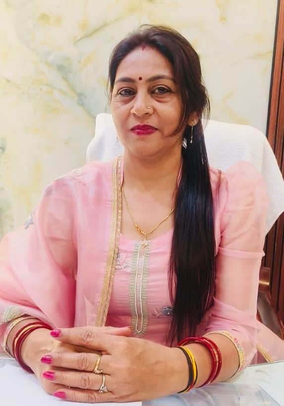 सीमा चौधरी।