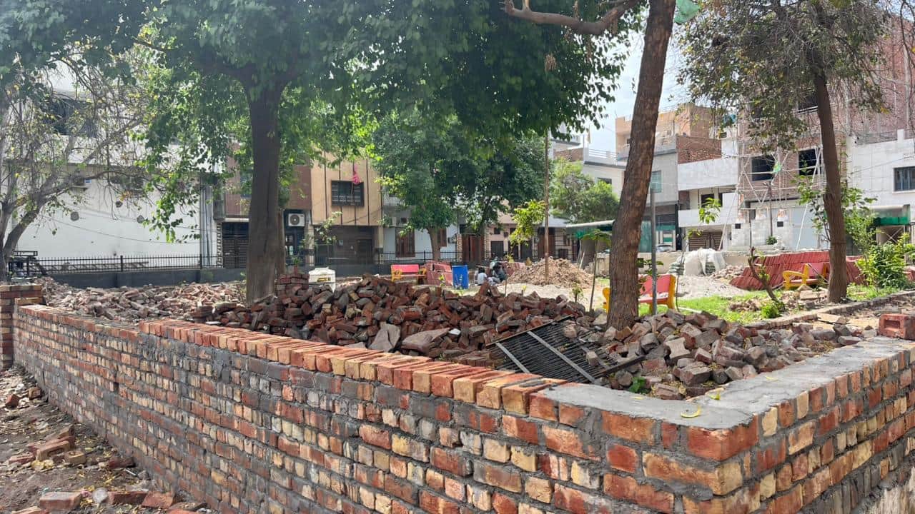 शहीद भगत सिंह पार्क में चल रहा विकास कार्य। संवाद