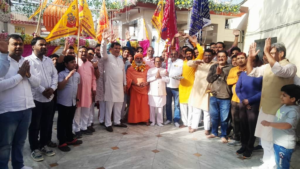 श्री श्याम महोत्सव से पहले निशान यात्रा निकालते श्रद्धालु। ट्रस्ट