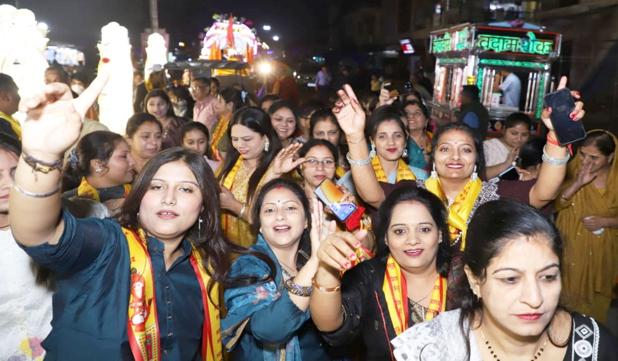 Lord Jhulelal's procession was taken out with great pomp