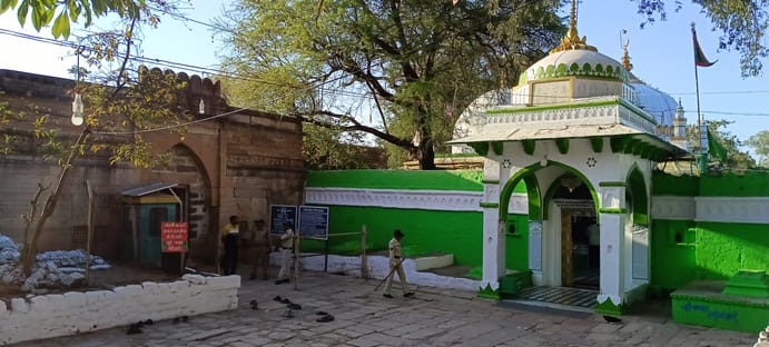 Dhar Bhojshala: हाईकोर्ट के जस्टिस कल आएंगे भोजशाला, परिसर का करेंगे मुआयना, दो अप्रैल को होगी अगली सुनवाई