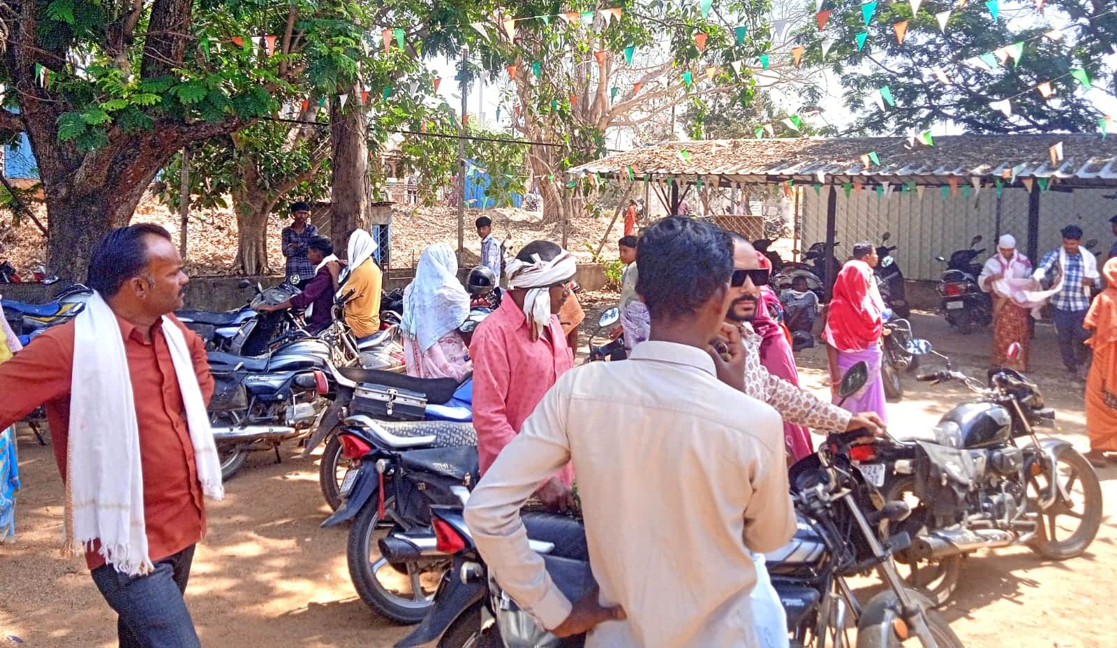 बिजली सामग्रियां तबाह