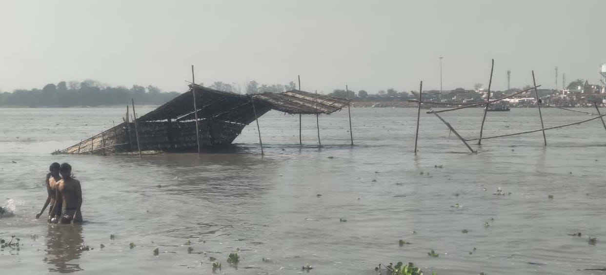 Ganga water level rises at Brajghat, temporary ghat submerged