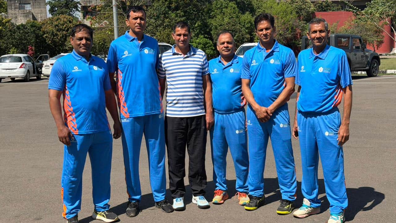 चंडीगढ़ में मैच जीतने वाली हरियाणा की बास्केटबाल टीम। 