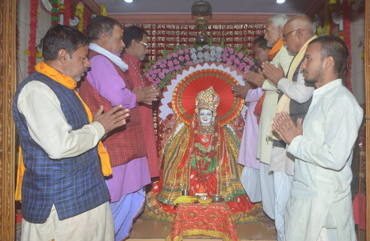 Worshiped Skandamata and wished for happiness, peace and prosperity.