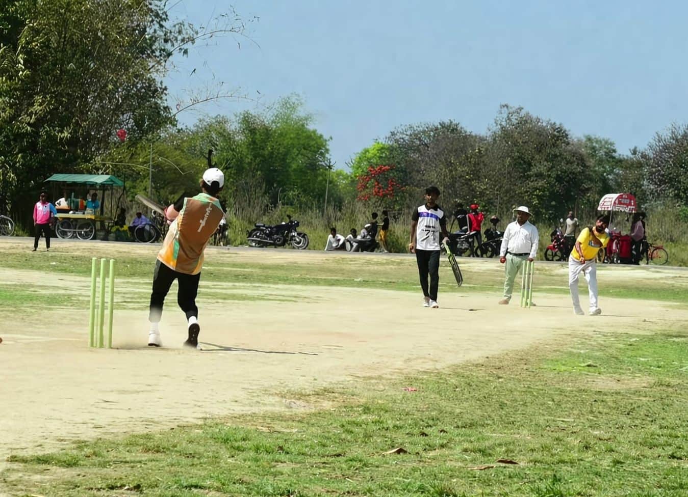 फोटो-19-मैच में शाट लगाता बल्लेबाज। स्रोत: आयोजक।