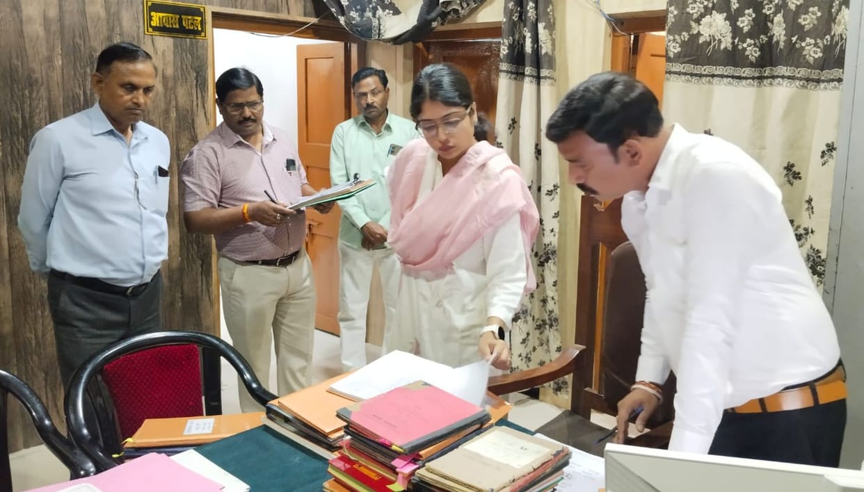 CDO angry over poor condition of MNREGA and NRLM, asked for explanation