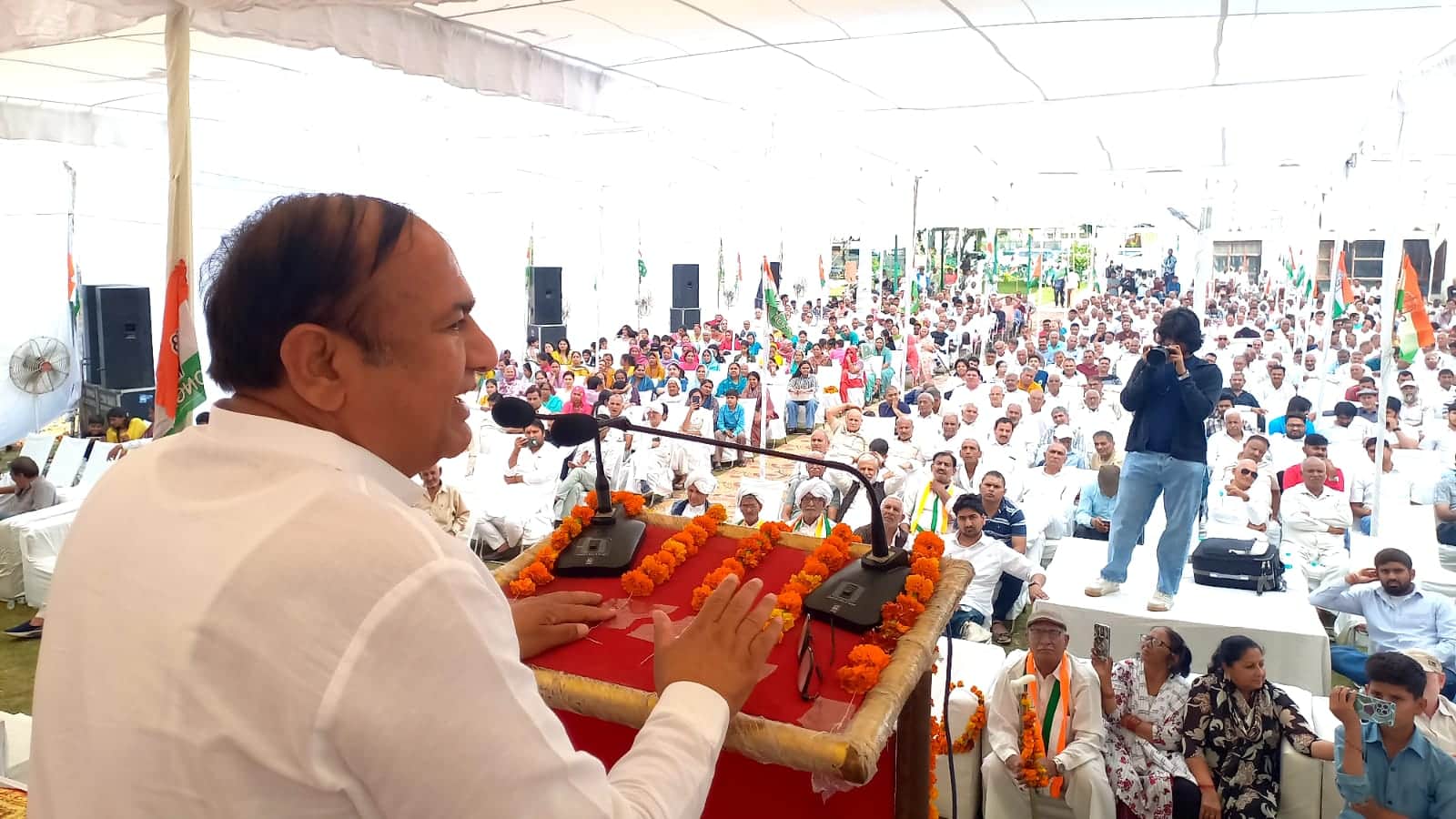 फोटो : सोनीपत शहर में कार्यक्रम के दौरान लोगों को संबोधित करते पूर्व विधायक सुरेंद्र पंवार। स