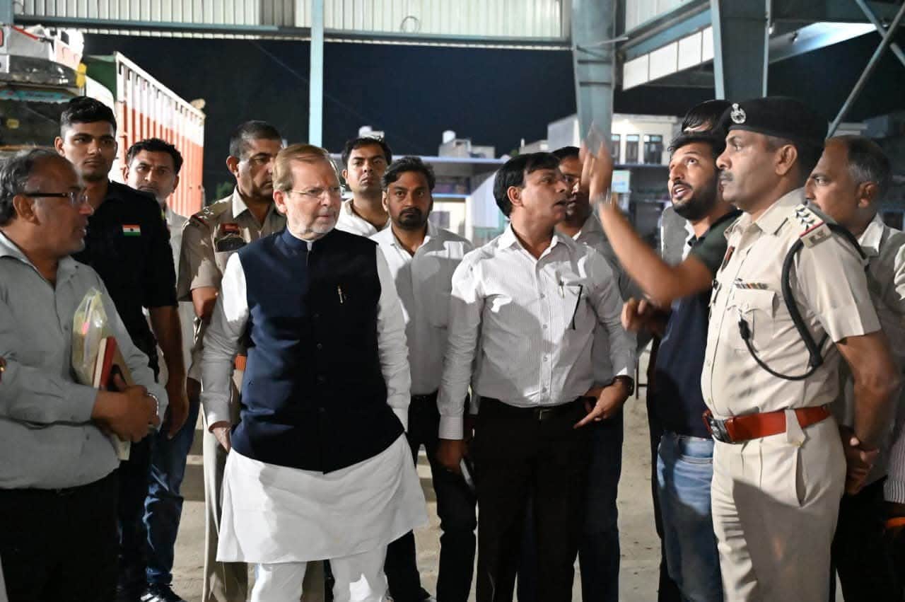 गोहाना की नई सब्जी मंडी में होने वाली रैली का जायजा लेते डॉ अरविंद शर्मा। स्रोत : प्रवक्ता