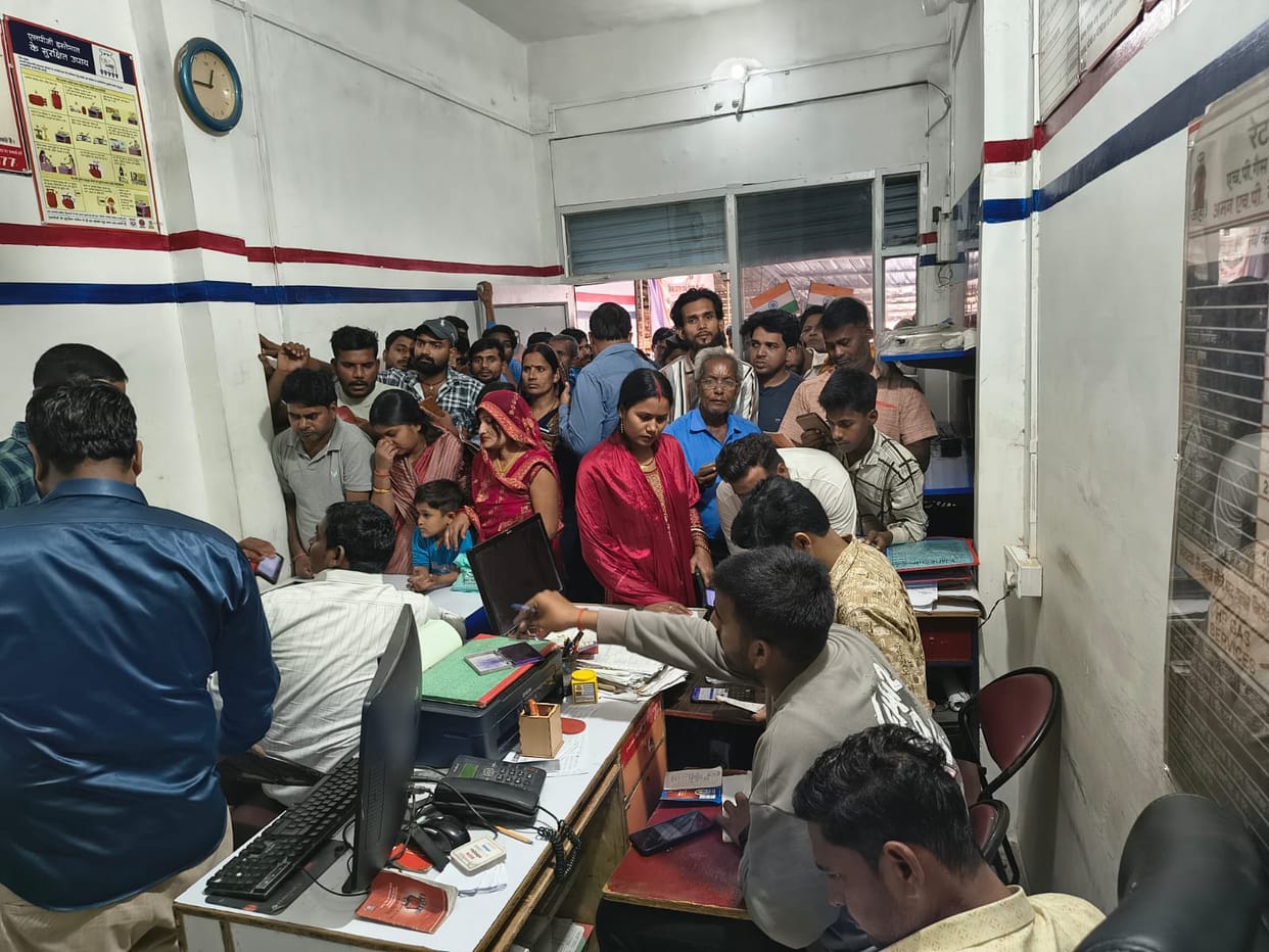 There was a commotion in the queue at the gas agency...the police had to be called.