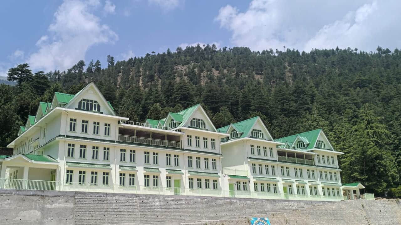 कल्पा में बनकर तैयार हुआ यूथ हॉस्टल। संवाद