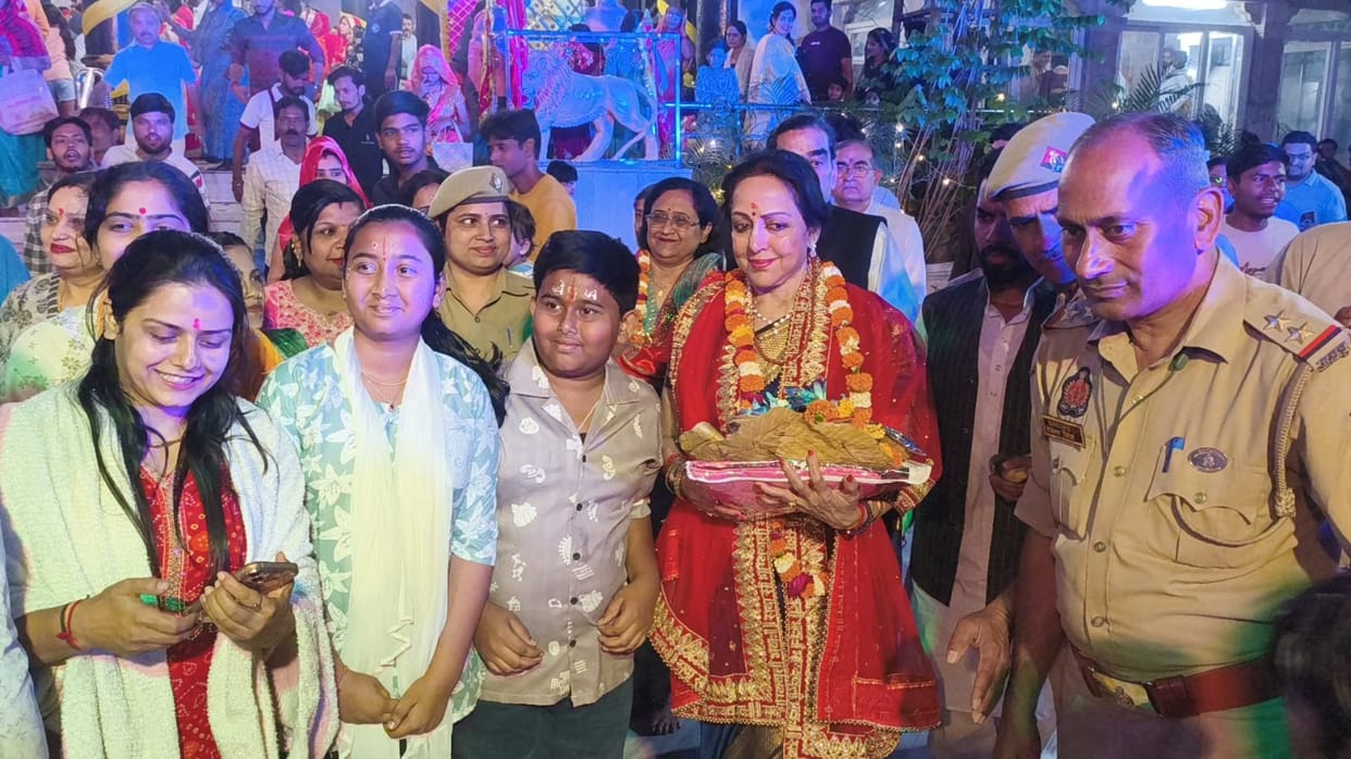 MP Hema Malini was immersed in devotion and faith.
