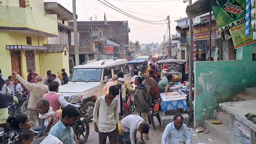 Lakshmipur town is suffering from traffic jams, taking an hour to cover a distance of 500 meters.