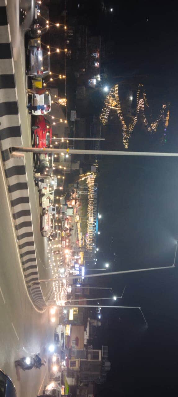 मां मनसा देवी मेले को लेकर सजा धर्मपुर बाजार व मंदिर परिसर। संवाद