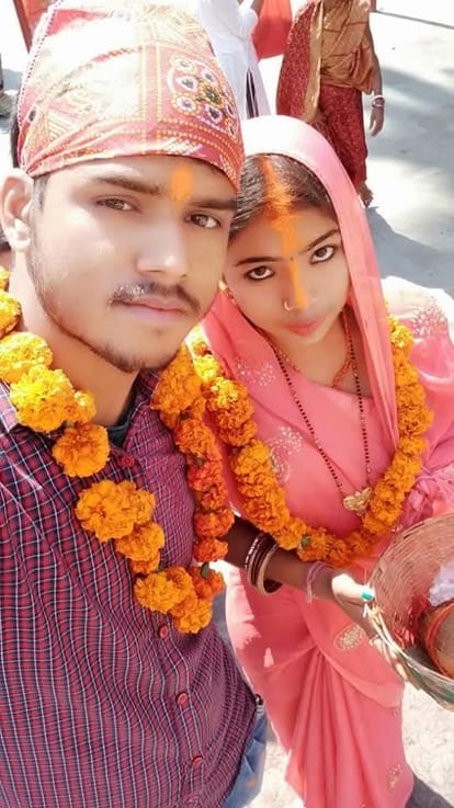 मृतक अपने पत्नी के साथ