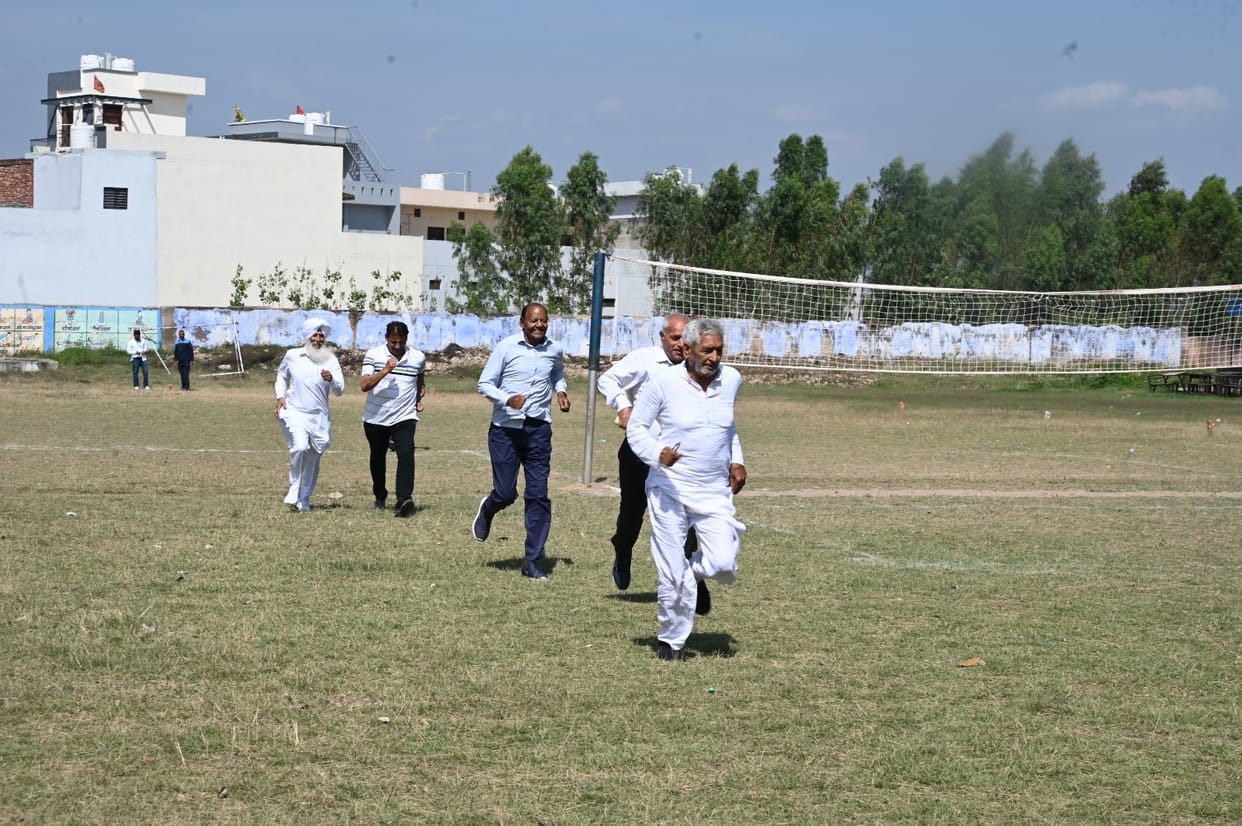Retired teachers showed their strength in the field