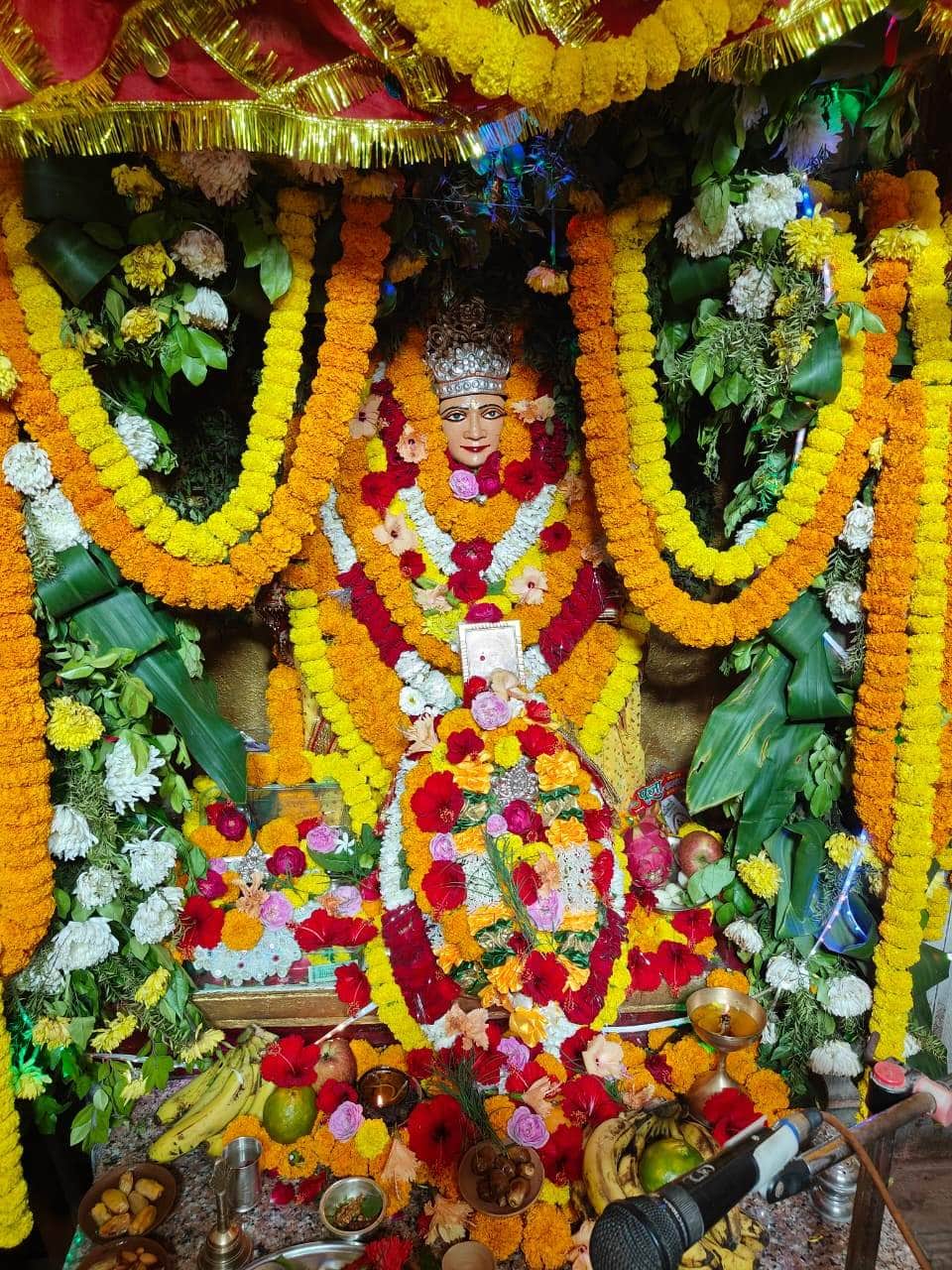 सगड़ी तहसील क्षेत्र के जमीन हरखोरी (धनछुला) स्थित मां चन्नाराम कालिका मंदिर में मां का किया गया