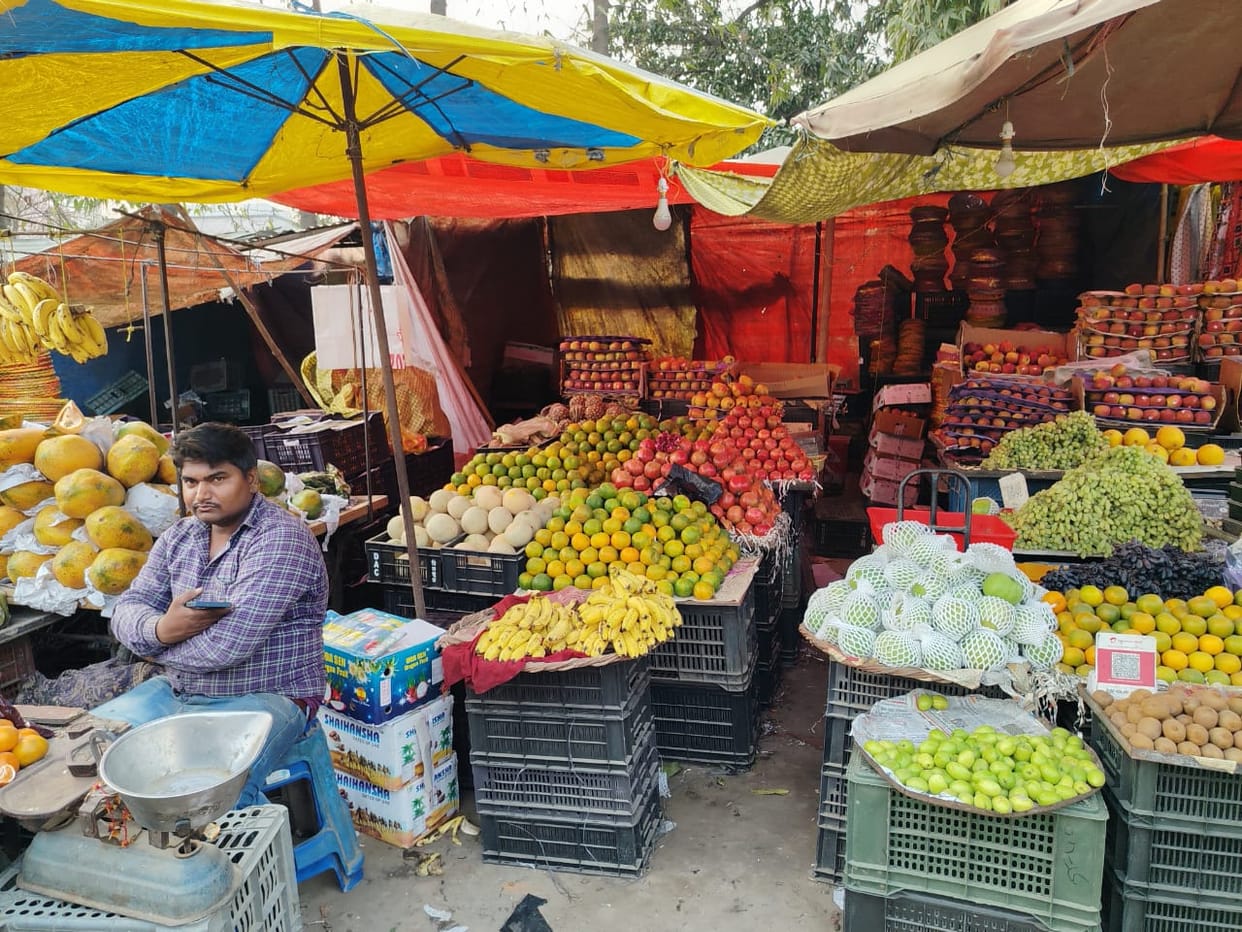 Navratri fasting people are hit by inflation, fruit prices are not decreasing