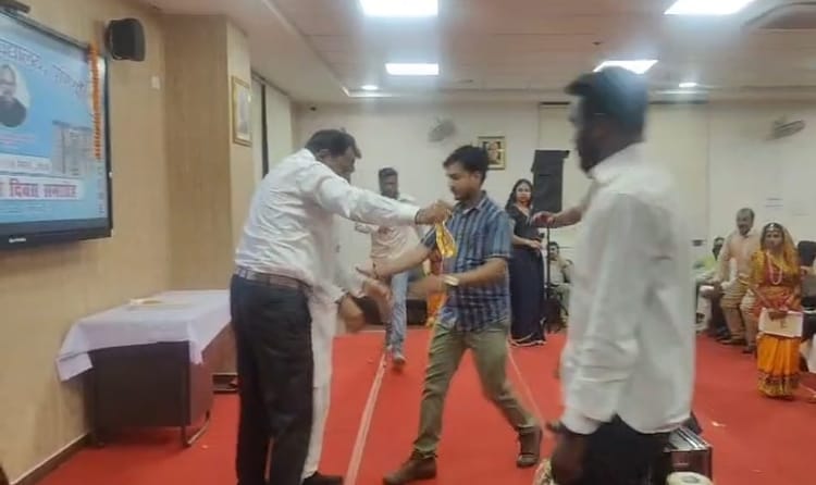 Bihar: पूर्णिया विवि में हंगामा, स्थापना दिवस पर आत्मदाह की कोशिश, पीयूष पुजारा समेत कई पर FIR