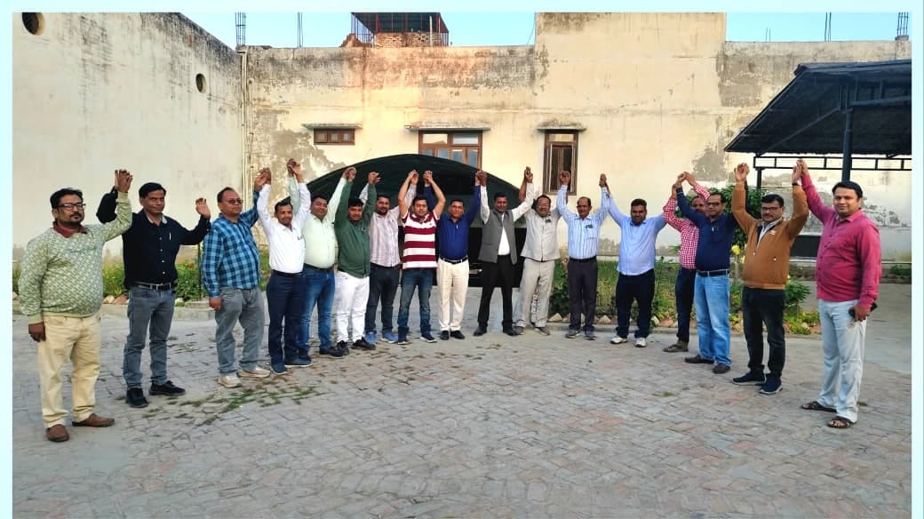 Teachers to head to Delhi on April 4th to protest against the mandatory TET requirement.