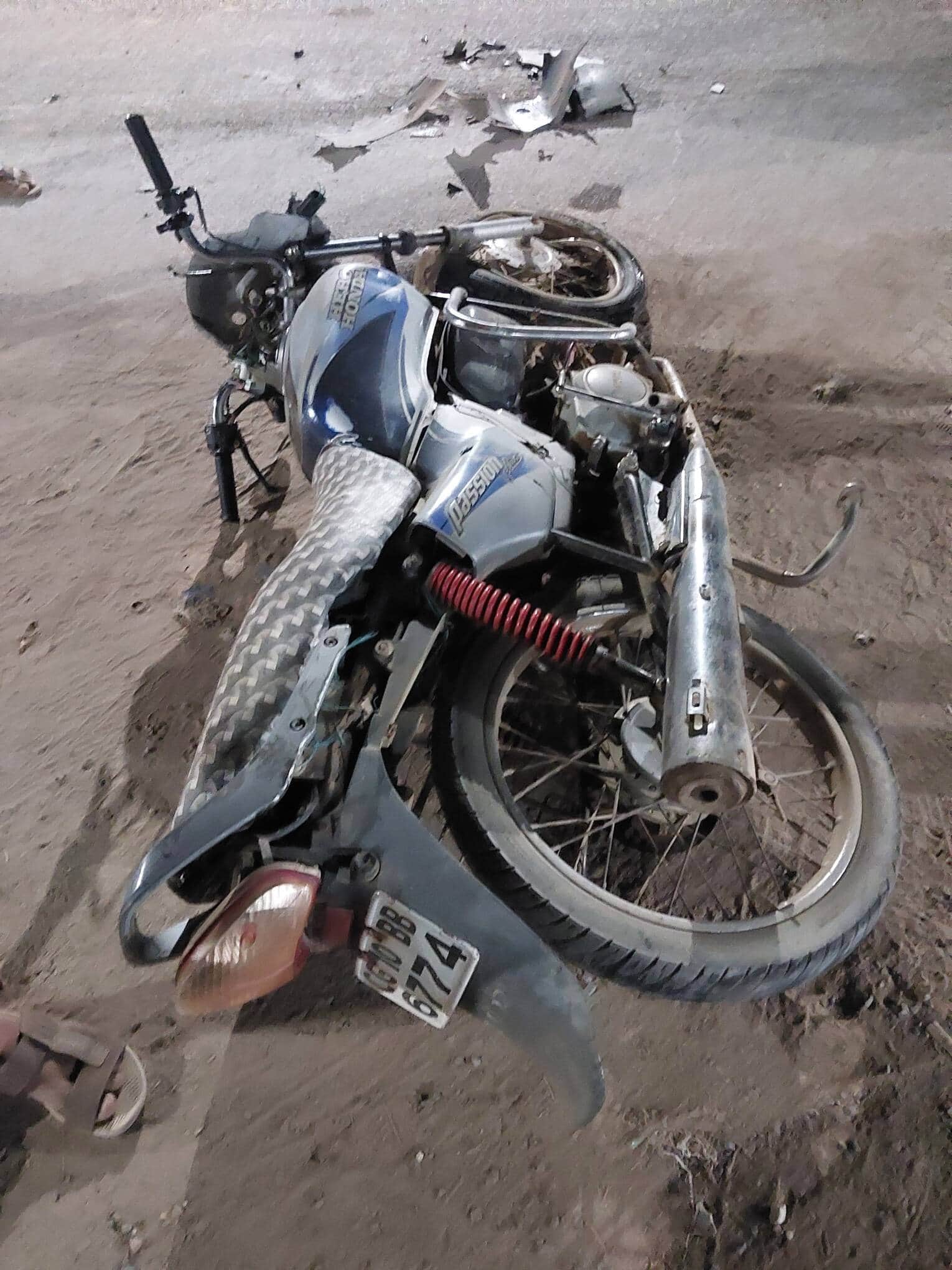 तेज रफ्तार कार ने बाइक सवार को मारी टककर