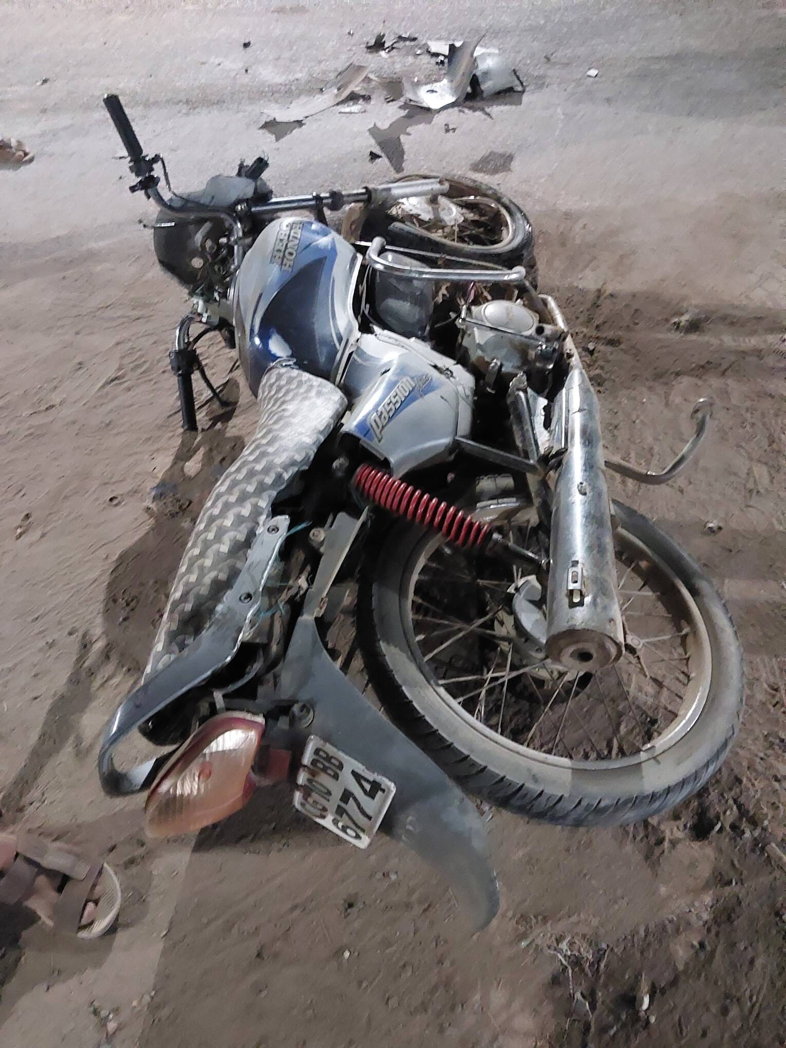 तेज रफ्तार कार ने बाइक सवार को मारी टककर
