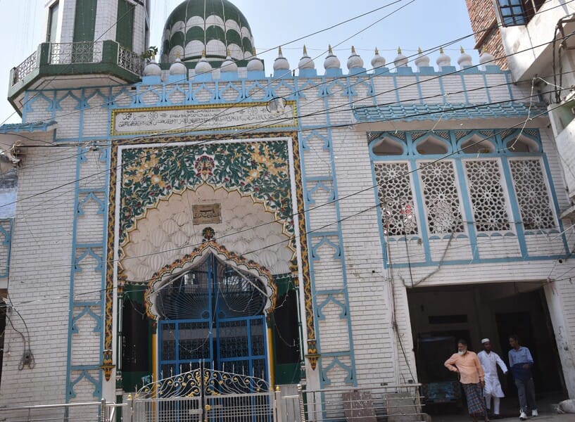 Marital disputes occurring in the Arab world are being resolved in Aligarh.