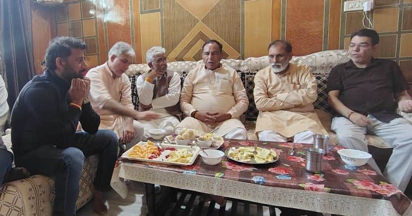 24जेएनडी15: पिल्लूखेड़ा में मुख्यमंत्री की रैली की तैयारियों को लेकर चर्चा करते हुए प्रदेशाध्यक