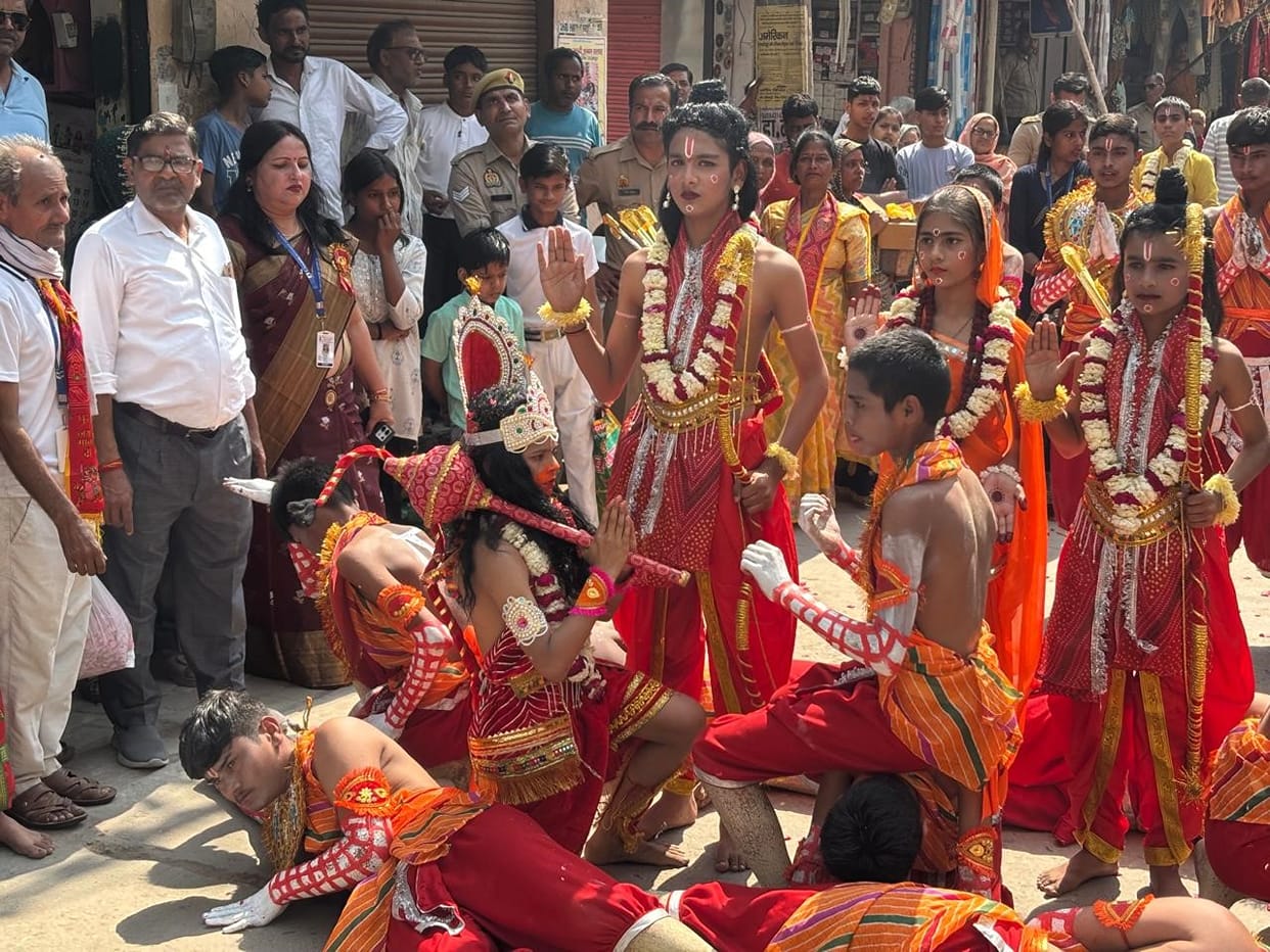 A grand fan procession of Maa Mansa Devi was taken out, children's tableaux captivated the hearts.