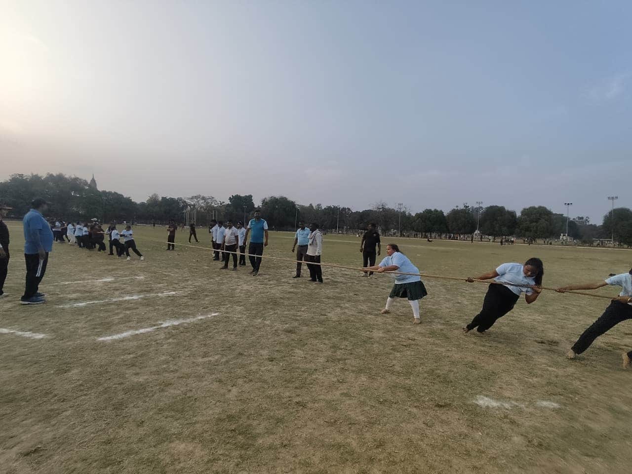 बीएचयू में 7वें बीएचयू पैरालंपिक खेल 2026 का उद्घाटन किया गया। इस दाैरान खिलाड़ियों ने रस्साकसी