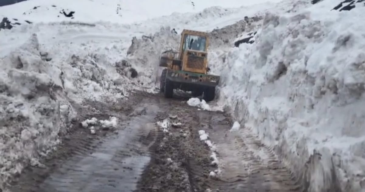 Srinagar, Bandipora-Gurej Road, Two LandSlide, No One Injured