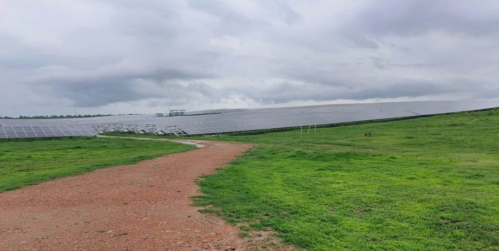 फोटो - 03 औद्योगिक क्षेत्र में लगा सौर ऊर्जा का प्लांट। संवाद