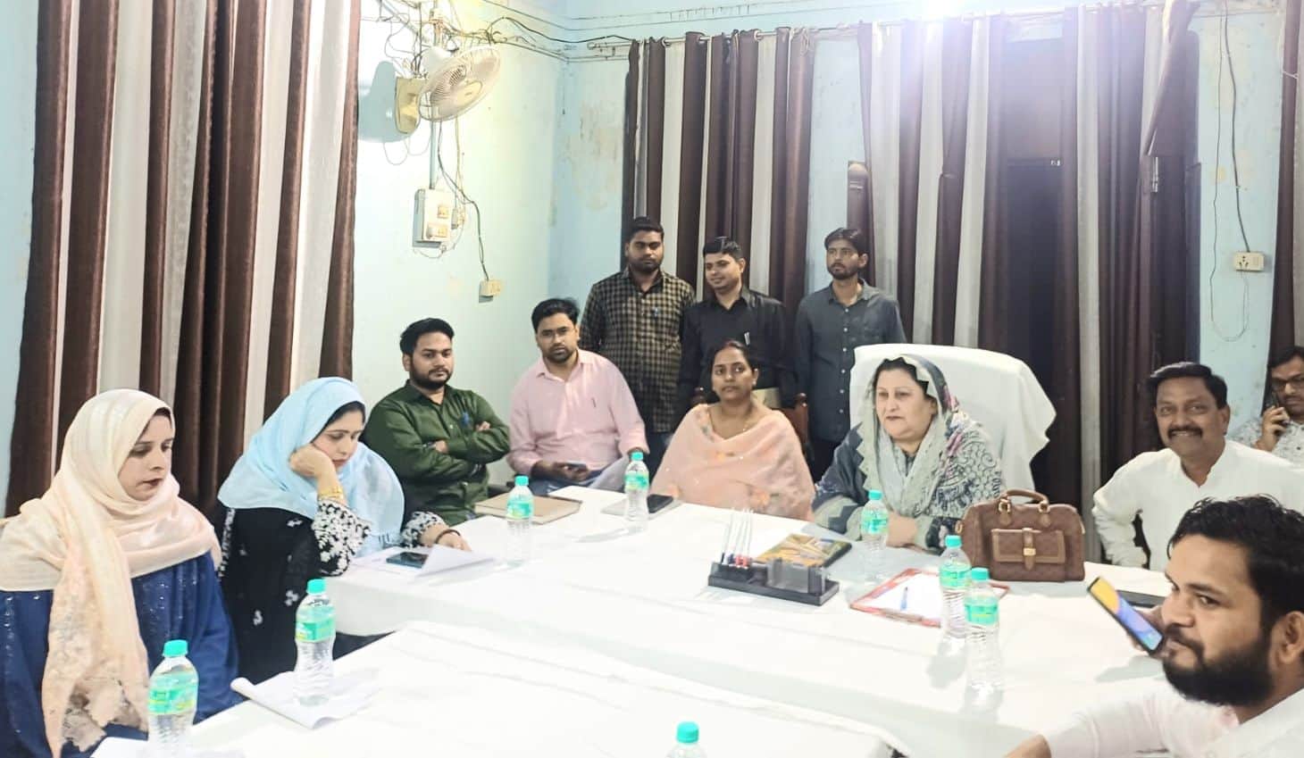 फोटो-14- शाहाबाद नगर पालिका बोर्ड बैठक में बोलतीं अध्यक्ष नसरीन बानो। संवाद