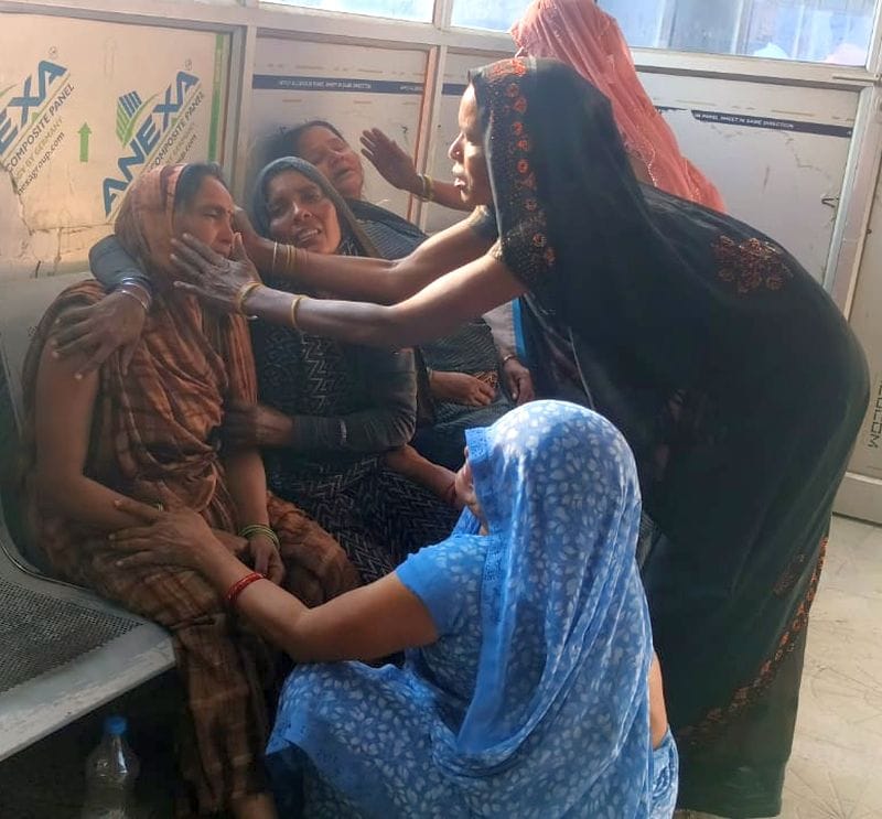 Seeing her husband murdered, the wife said... Santosh, do as you say.