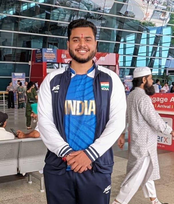 Yogesh Kathuniya wins gold in discus throw.
