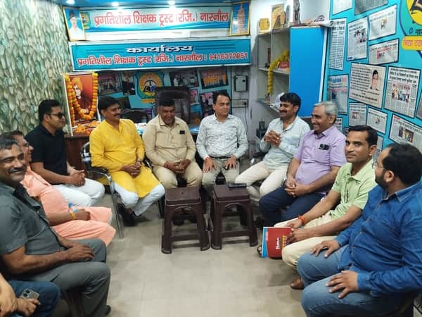 फोटो  9नारनौल में आयोजित बैठक में हिस्सा लेते अखिल भारतीय ग्राहक पंचायत हरियाणा के प्रांतीय अ