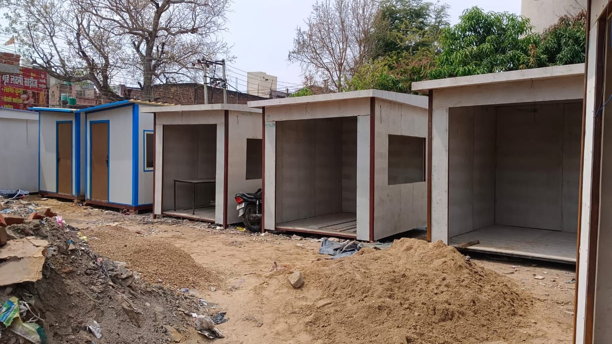 Common market cabins for women ready in the old court