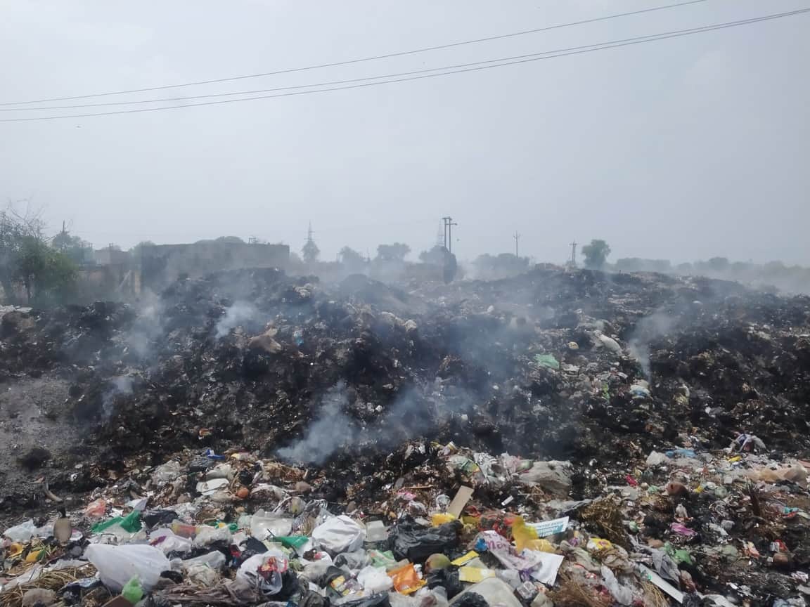 फतेहाबाद में कचरा संग्रह स्थल पर लगी आग स्त्रोत लाइब्रेरी