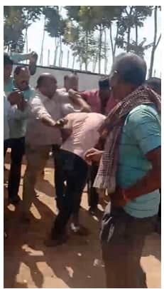 जलालाबाद स्थित एक गैस एजेंसी पर उपभोक्ता को जूते से मारते सदर विधायक जय किशन साहू के भतीजे मनीष