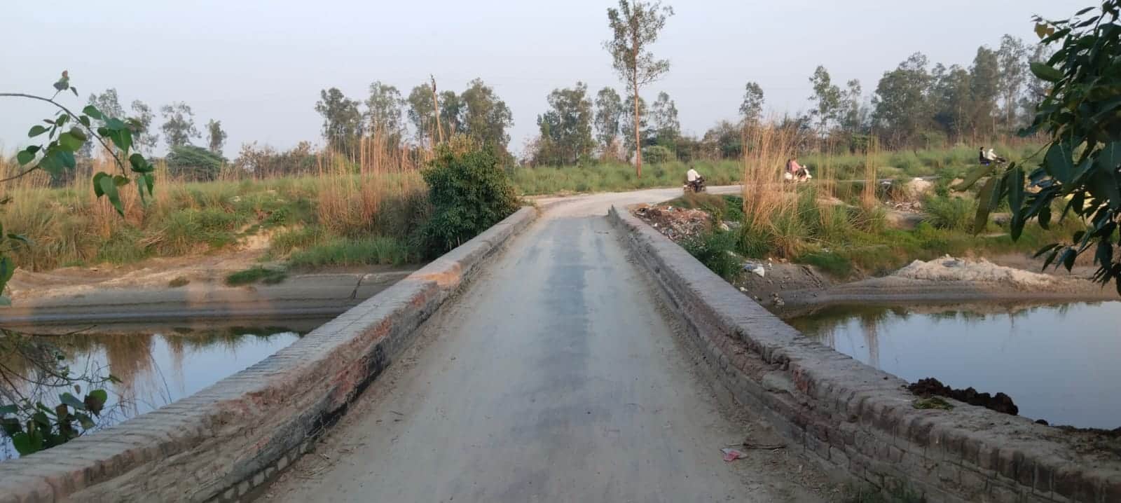 जानीखुर्द। टीकरी में गंगनहर पर बना जर्जर हुआ पुल फोटो संवाद