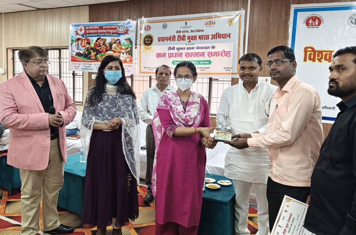 In Three Years, 339 Out of 621 Gram Panchayats in Sonbhadra Become TB-Free; Village Heads Honored