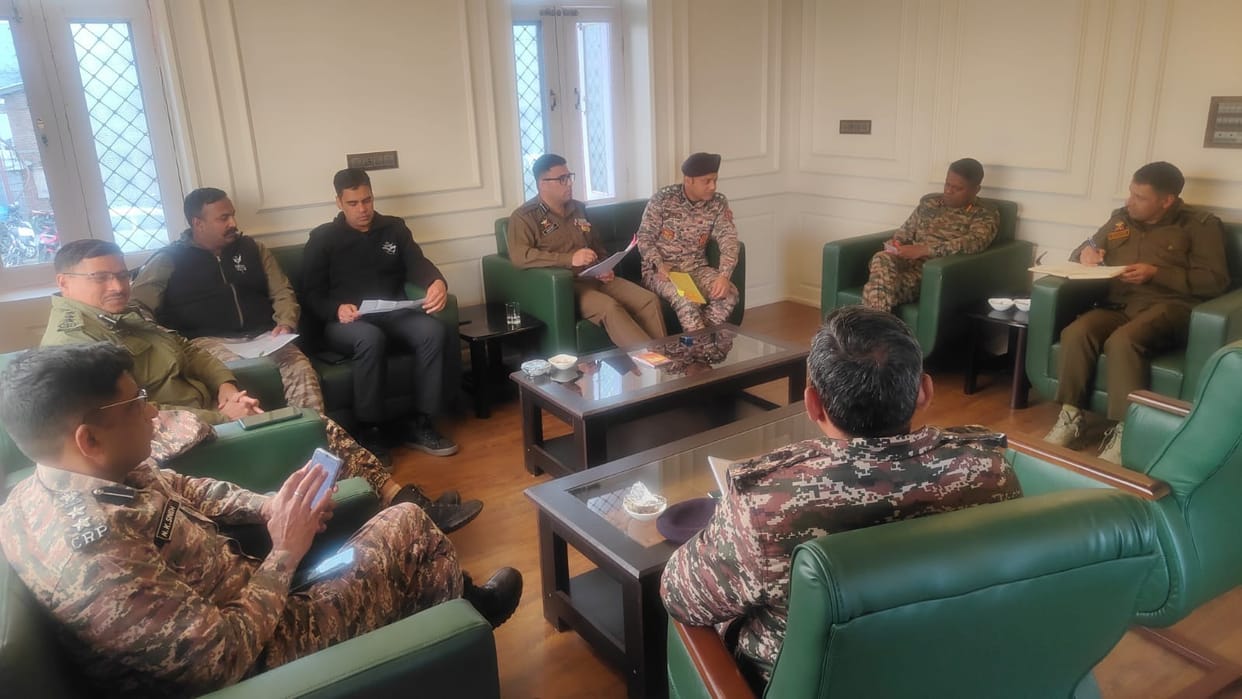 Srinagar, Anayat Ali Chowdhary, SSP Kulgam, Security Review Meeting