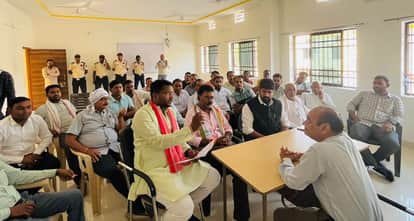 Kabirdham 26 Crore in Dues Pending at Pandariya Sugar Factory Kisan Congress Warns of Road Blockade