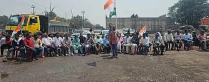 Congress and Traders Hold Indefinite Road Blockade at Imlichhapar Chowk in Korba