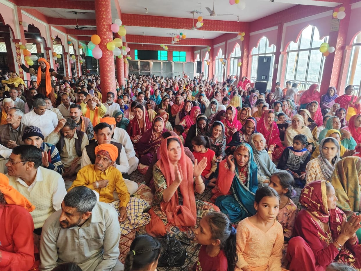 In the Srimad Bhagwat Katha at Mittiyan, the story of Lord Krishna's pastimes was narrated.