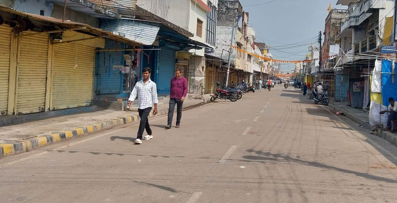 सीमा से सटे नेपाल के कृष्णानगर में बंद पड़ा मार्केट। संवाद