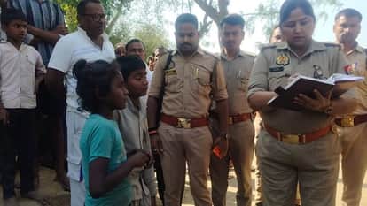 Husband beats wife to death with a stick for not answering the phone.