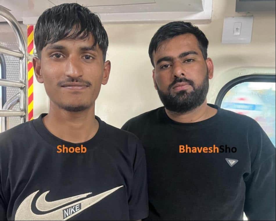 आरोपी शोएब व भावेश।