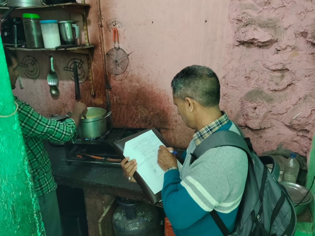 The Food and Safety Department inspected the arrangements at hotels and dhabas in Arki market.